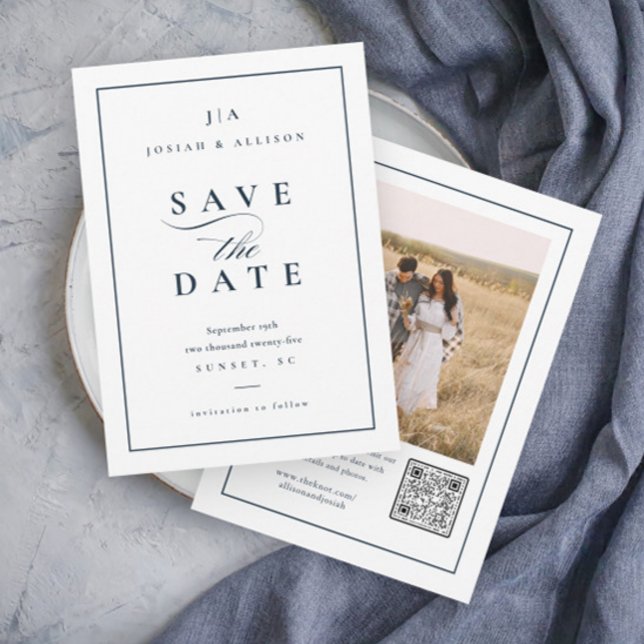 Klassiskt monogram QR-kodfoto Bröllop Spara Datumet (Elegant Navy Blue Wedding Monogram Photo Save the Date Card with QR Code.)