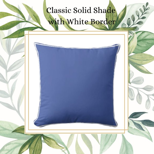 Klassiskt Periwinkle Blue med vit trim Kudde (Skapare uppladdad)