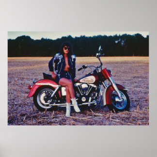 Klassiskt Pinup Girl på en motorcykel Poster