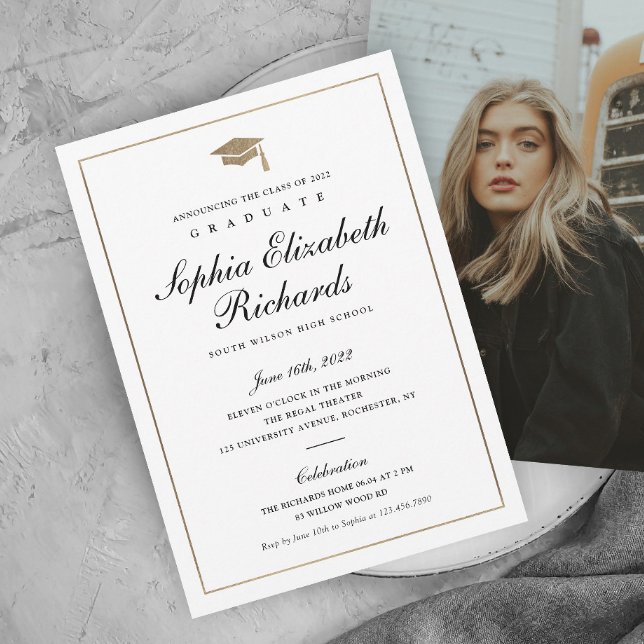 Klassiskt skript Guld Photo Studenten Meddelande (Elegant calligraphy black, white and gold photo graduation announcement.)