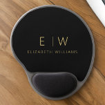 Klassiskt svart Guld minimalistiskt Monogram Namn Gel Musmatta<br><div class="desc">Uppgradera din arbetsyta med vår klassiska Elegant Modern Minimalist Monogram Mouse Pad. Den här sofistikerade musknappen gör att du smidigt och elegant kan arbeta med minimalism i contemporaryn, vilket gör att du kan förfina ditt skrivbord. Den här musknappen är inte bara ett funktionellt tillbehör, utan en personlig påstående. Monogrammet för...</div>