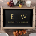 Klassiskt svart svart Guld-minimalistiskt svart vi Frukostbricka<br><div class="desc">Öka din servisningserfarenhet med vårt klassiska Elegant Modern Minimalist Monogram-serverfack. Den här brickan blandar sömlöst designat tidlös sofistikering med minsta möjliga contemporary och tillför en lite finslipad elegans till din matning och underhållande tillfälle. Den här serveringsbrickan är mer än bara en praktisk fråga. Det är en personlig påstående av förfinad...</div>
