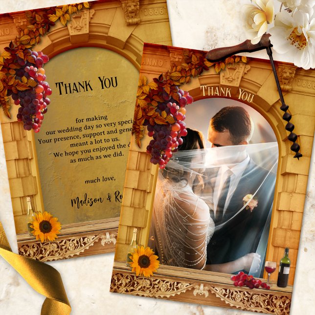 Klassiskt vineyard Photo Bröllop Tack Kort (Wedding Thank You card with your photo framed by an Italy inspired Roman arch with wine and grapes)