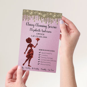 Klassy Ro Logotyp Maid Städning tjänster i modern Flygblad