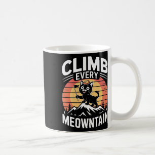 Klättra varje kattrig bergstopp Rolig katt som klä Kaffemugg