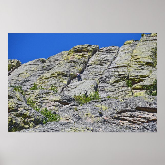 Klättrare Närmar Sig Toppen Av Devils Tower, Wyomi Poster (Framsidan)