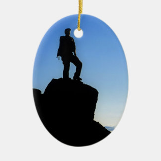 Klättrare på Mt Kilimanjaro Julgransprydnad Keramik