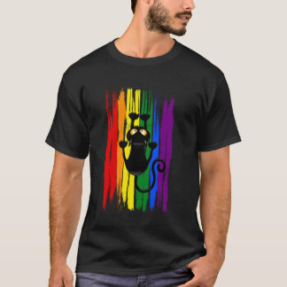 Klättrare svart katt på regnbåge rolig HBTQ+ stolt T Shirt