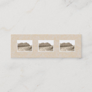 Klippor i sepiafärg. På beige bakgrund Mini Visitkort