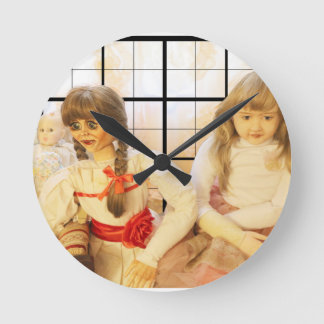 KLOCK AV HUNDRATADE DOLLAR RUND KLOCKA