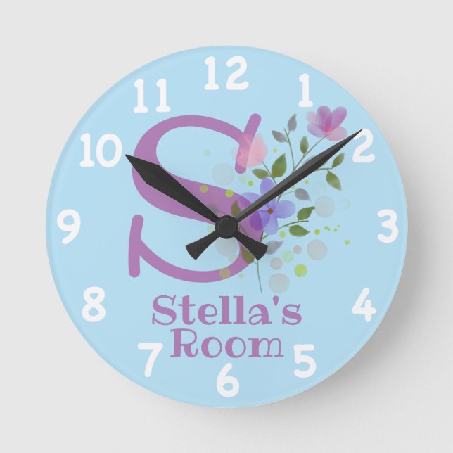 Klocka i blomsterdesign med namn Stella & initial (Framsida)