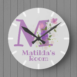 Klocka i en Blommigt design med Namn Matilda