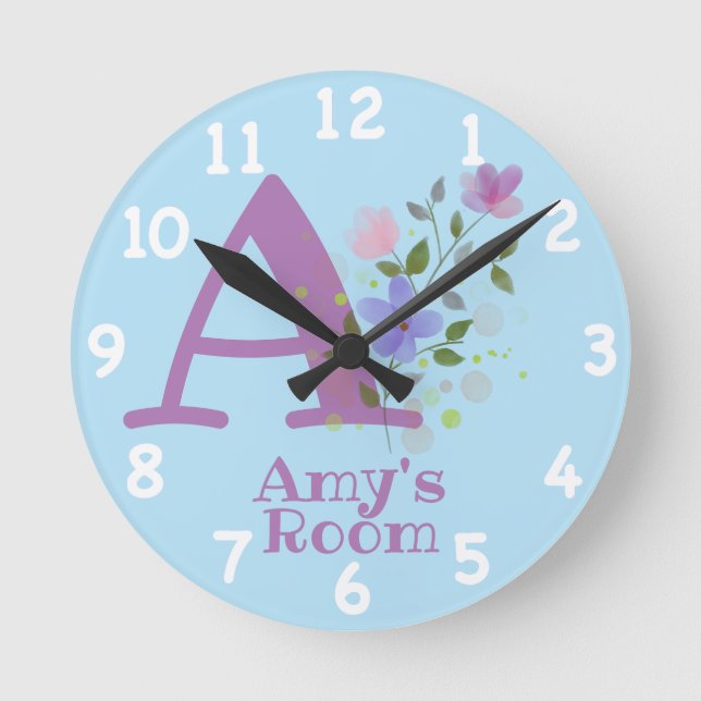 Klocka i en blomsterdesign med namnet Amy (Framsida)