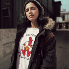 Klocka runt och ta reda på kyckling höna rolig t shirt