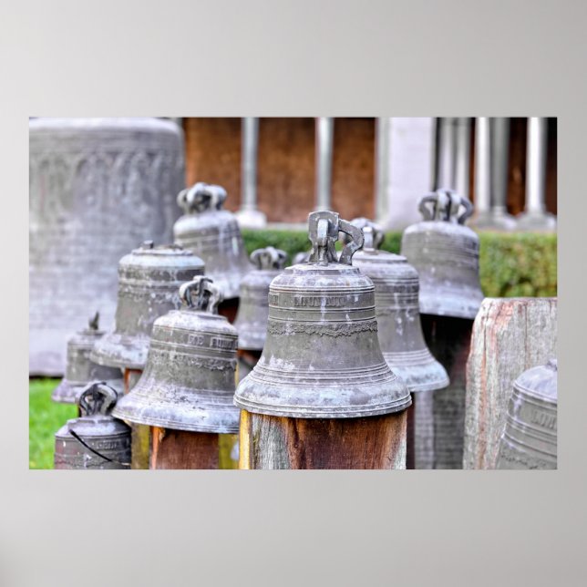 klockor i Saint Gertrude-kyrkan, Belgien Poster (Framsidan)