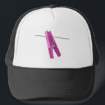 Klothespin tvättande radpeg keps<br><div class="desc">En vektorillustration av en stor rosa med klumpein på en tvättande linje. Designad för att främja torkning av tvätt på en tvättande linje. Den här peg hänger under den tvättande linjen.</div>