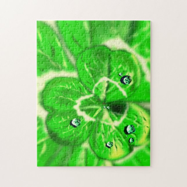 Klöver Puzzle Dew tappar färsk Grönt på morgonen Pussel (Vertikal)