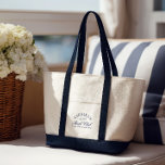 Klubben Bachelorette Helg Tygkasse<br><div class="desc">Den här diskettarbetsytan blandar tidlös charm för klubb i land med uppspelande bachelorettenergi. Med klassiska flottband och eleganten "Bach Klubb"-märkning är det perfekten som är tillbehör för poolsidsloungning, välkomna gåvor eller förpackningsmaterial för ett champagnebränsle helg. Helt redigerbart - anpassa namn, datum eller text för firande. Samordrar med fullt "Bach Klubb...</div>