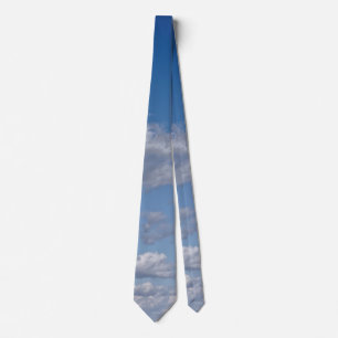 Klumbesättning vid blå himmel slips