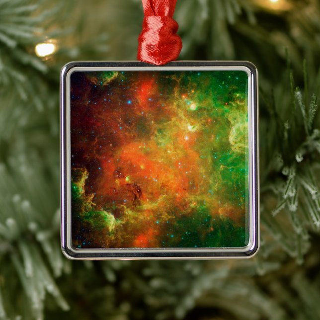 Klustrar av stjärnor i den nordamerikanska nebulan julgransprydnad metall (Träd)