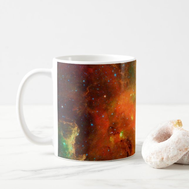 Klustrar av stjärnor i den nordamerikanska nebulan kaffemugg (Med munk)