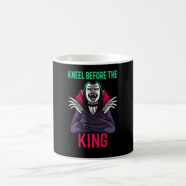 Knä för kungen Dracula Kaffemugg (Center)