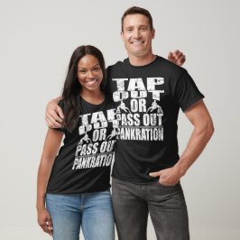 Knacka ut eller passera ut-panelen t shirt