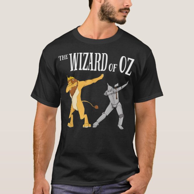 Knäckligt Lejon Tin Man Dab, Oz Classis guide T Shirt (Framsida)