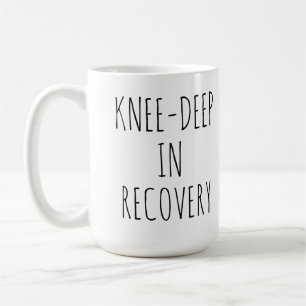 Knäna djupt i återhämtning, present efter operatio kaffemugg