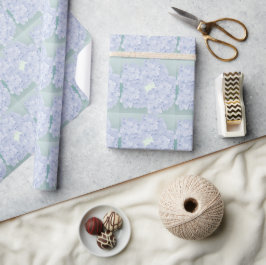 Knappblå blommotiv presentpapper