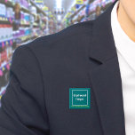 Knappen för Teal Square för Business Namn och Logo Knapp<br><div class="desc">Knappen Fyrkant som du kan anpassa för att lägga namn och logotyp på företaget. Du kan använda den här kommandoknappen som ett enhetligt tillbehör till personalen. Du kan också använda den som förpackningstillbehör. Du kan också inkludera den i material som du använder i marknadsföring för att annonsera din verksamhet eller...</div>