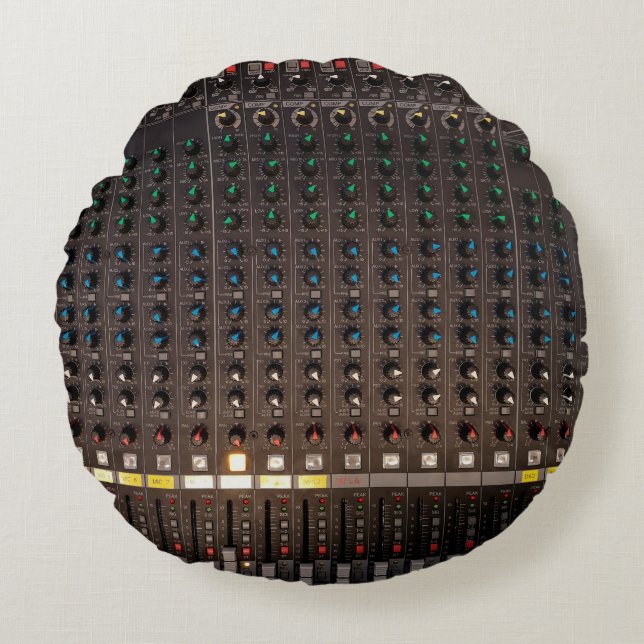 Knappen på audions blandare rund kudde (Framsidan)