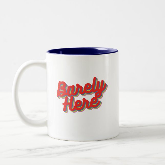 Knappt här / Röd Två-Tonad Mugg (Vänster)