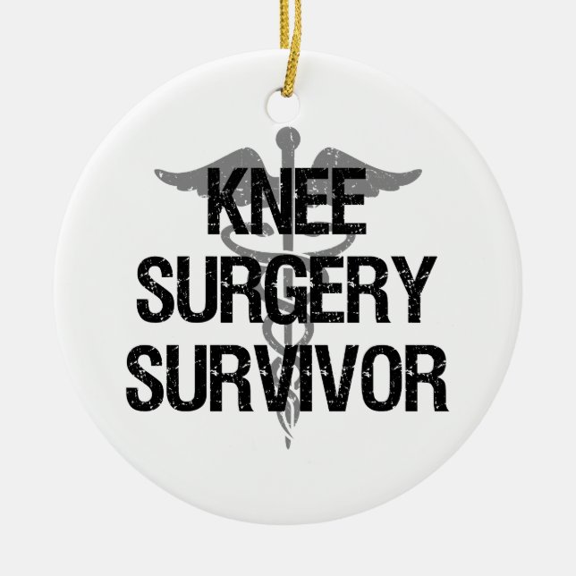 Knee Kirgery Survivor Julgransprydnad Keramik (Framsidan)