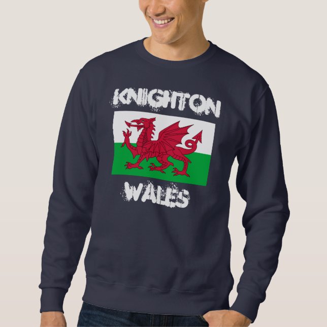 Knighton, Wales med walesisk flagga Sweatshirt (Framsida)