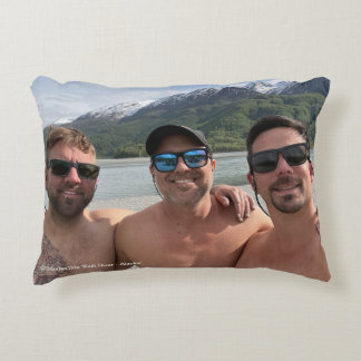 Knik River Selfie Accent Pillow @3dudes1life Prydnadskudde