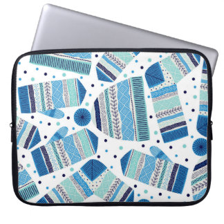 Knittade vinterkläder: Mysiga sömlösa Mönster. Laptop Fodral