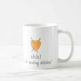 Knitting Shh! Jag räknar syssar roligt mugg