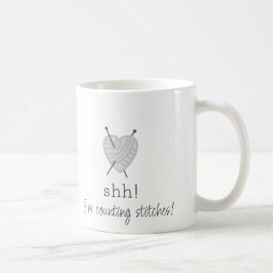 Knitting Shh! Jag räknar syssar roligt mugg