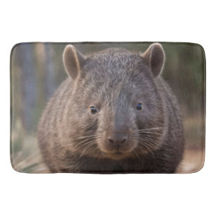 "Knubbig Charm: The Adsible Australian Wombat" Badrumsmatta