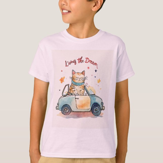Knubbig katt i en liten bil t shirt (Framsida)
