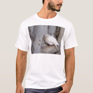 Knubbig vitduva i träd t-shirt