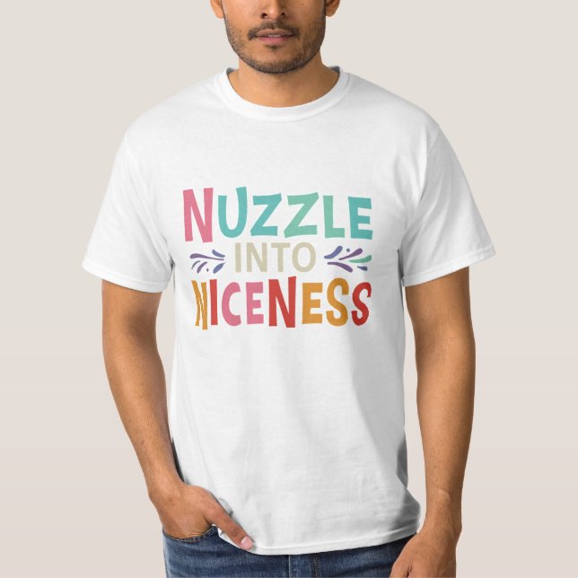 Knuzzle in Nicness T Shirt (Framsida)
