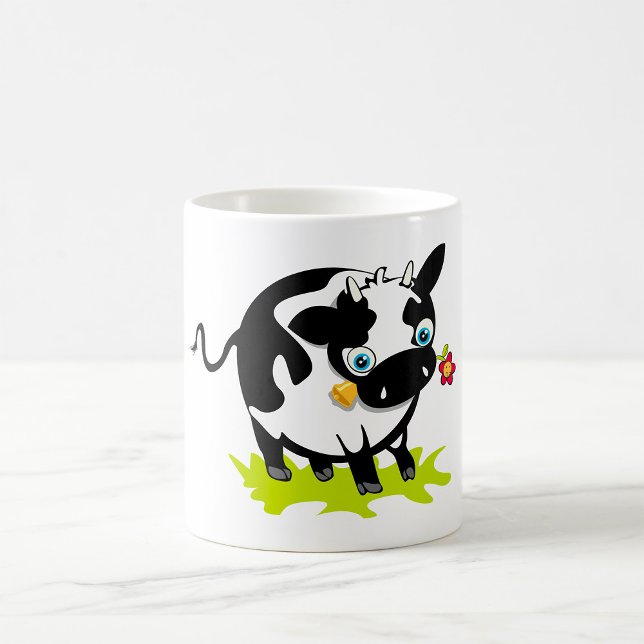 Ko med en blomma kaffemugg (Skapare uppladdad)