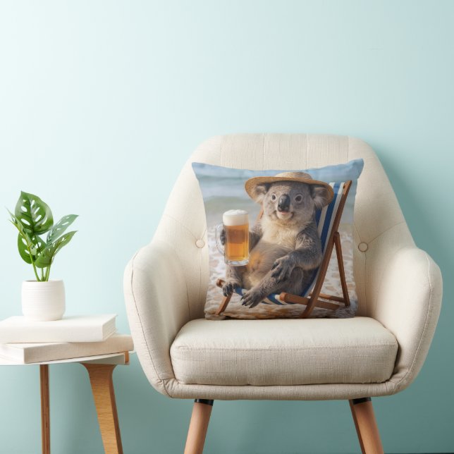 Koala Bear With a Beer on a Beach Kudde (Stol)