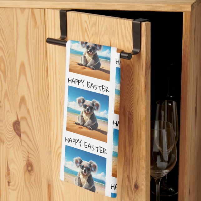 Koala på en sandstrand Glad påsk Kökshandduk (Thirds Fold)