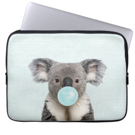 Koala som blåser en blå bubbelgum laptop fodral