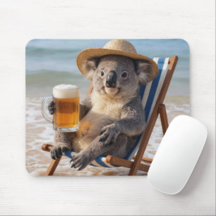 Koalabjörn med en öl på stranden musmatta