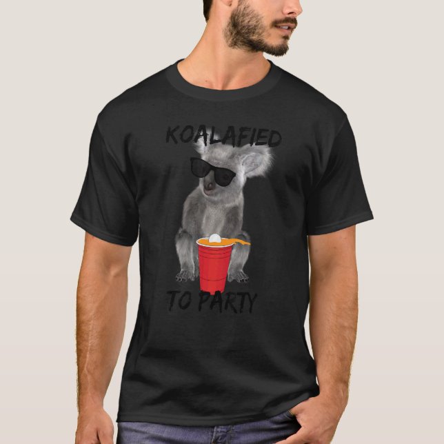 Koalafierad till Party Beer Drinker Pun Funny Red  T Shirt (Framsida)