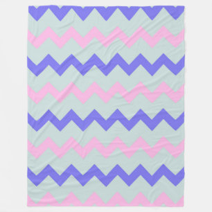 Kobolt med tuggben zigzag isblått rosa fleecefilt